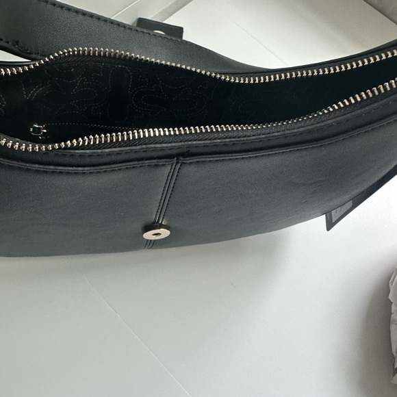 NWT Horseshoe Crescent Purse by True Religion Brand Jean. Shoulder bag. Black. - Picture 16 of 16